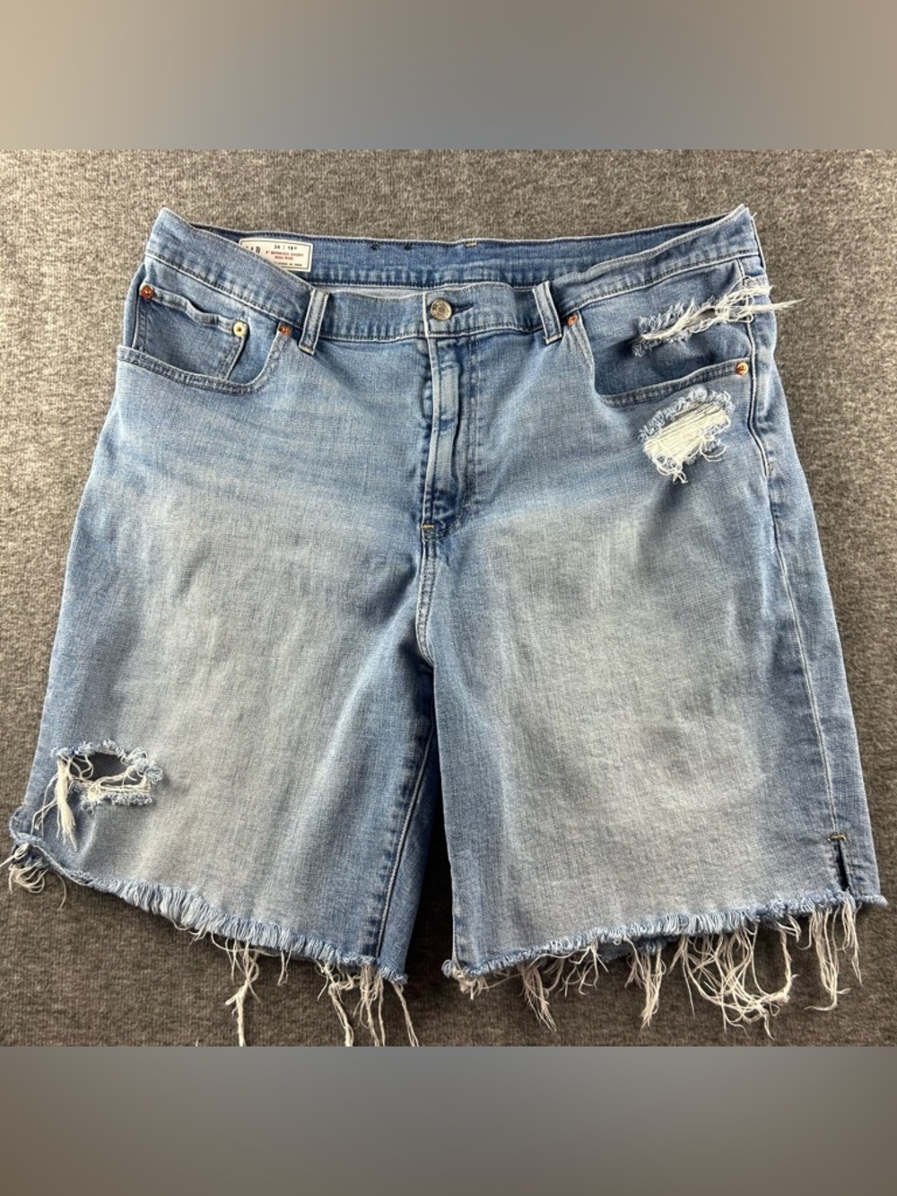 Gap 9" High Rise Distressed Denim Bermuda Shorts Women's Size 34/18R